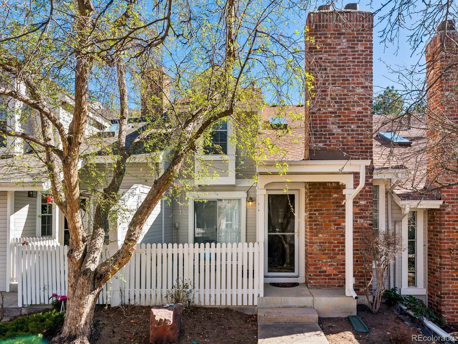Southpark Littleton Home | MLS #: 58883922885 W Long Circle, Littleton Beds: 3 Baths: 4 Price: $549,000