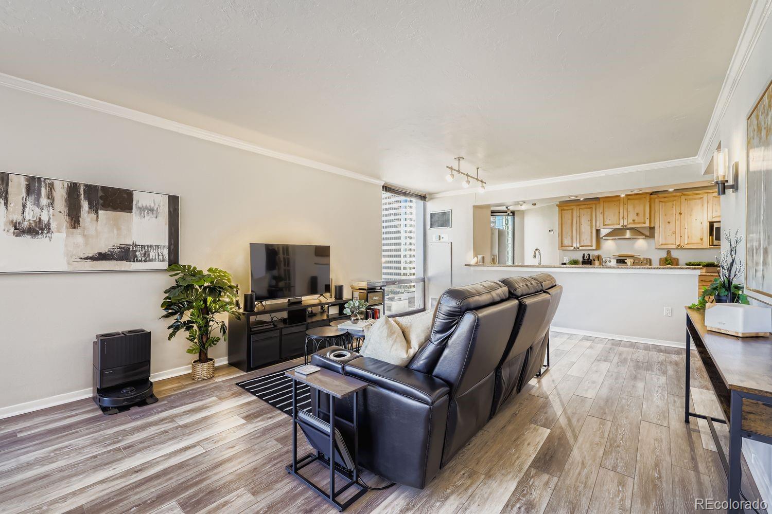 Barclay Towers Denver Condo / Townhome | MLS #: 20942451625  Larimer Street 1007, Denver Beds: 2 Baths: 2 Price: $490,000