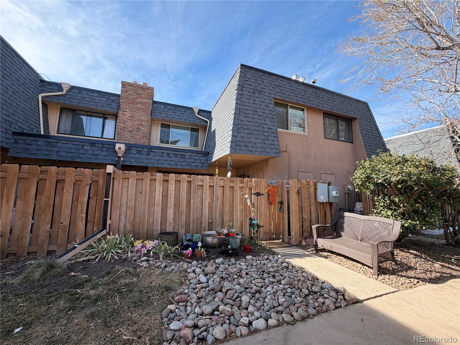 Hiland Hills Denver Condo / Townhome | MLS #: 79340577995 E Mississippi Avenue K9, Denver Beds: 2 Baths: 2 Price: $275,000