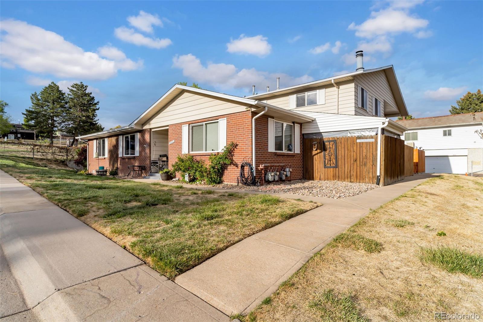 Hillcrest Thornton Condo / Townhome | MLS #: 75208329884  Appletree Place , Thornton Beds: 2 Baths: 2 Price: $305,000