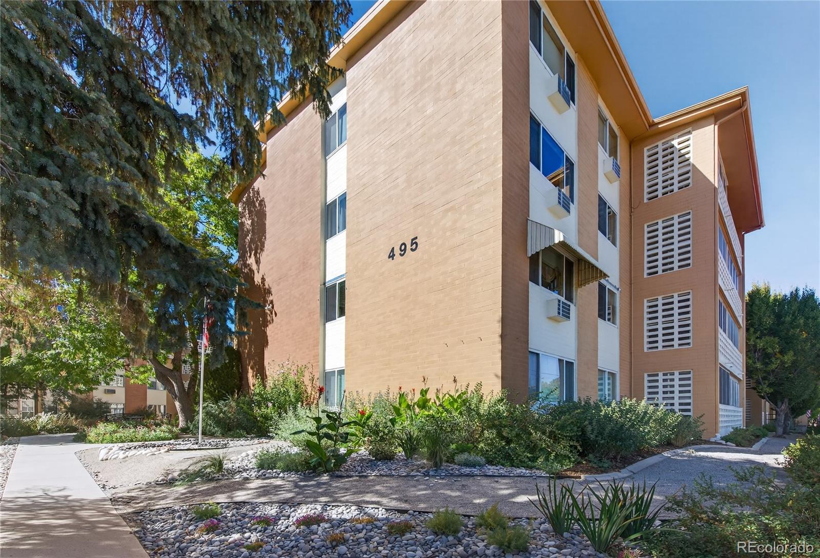 Dsw Denver Condo / Townhome | MLS #: 3716138495 S Dayton Street 10A, Denver Beds: 2 Baths: 2 Price: $289,000