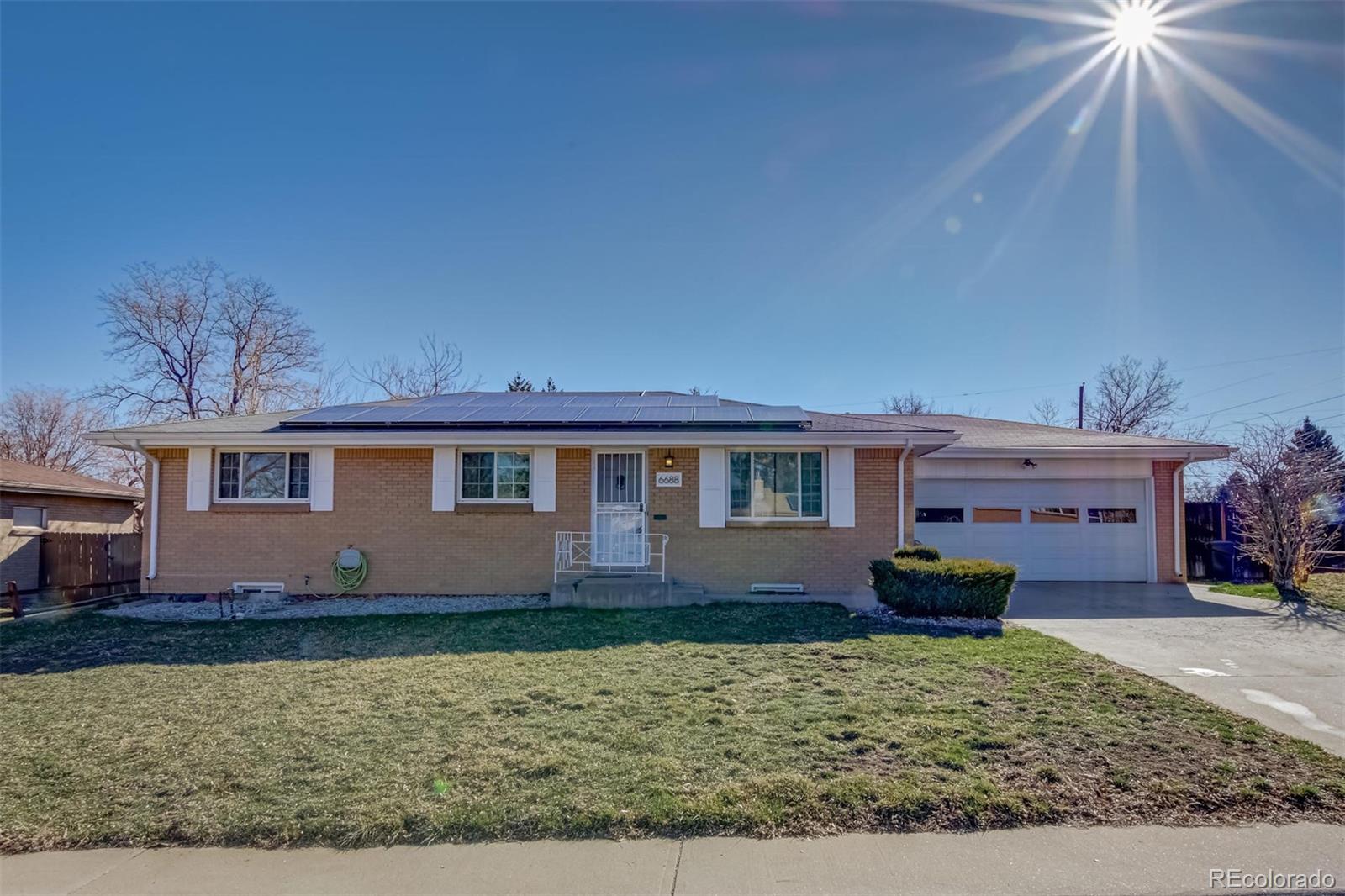 Broadway Estates Centennial Home | MLS #: 32266546688 S Wellington Court, Centennial Beds: 5 Baths: 2 Price: $610,000