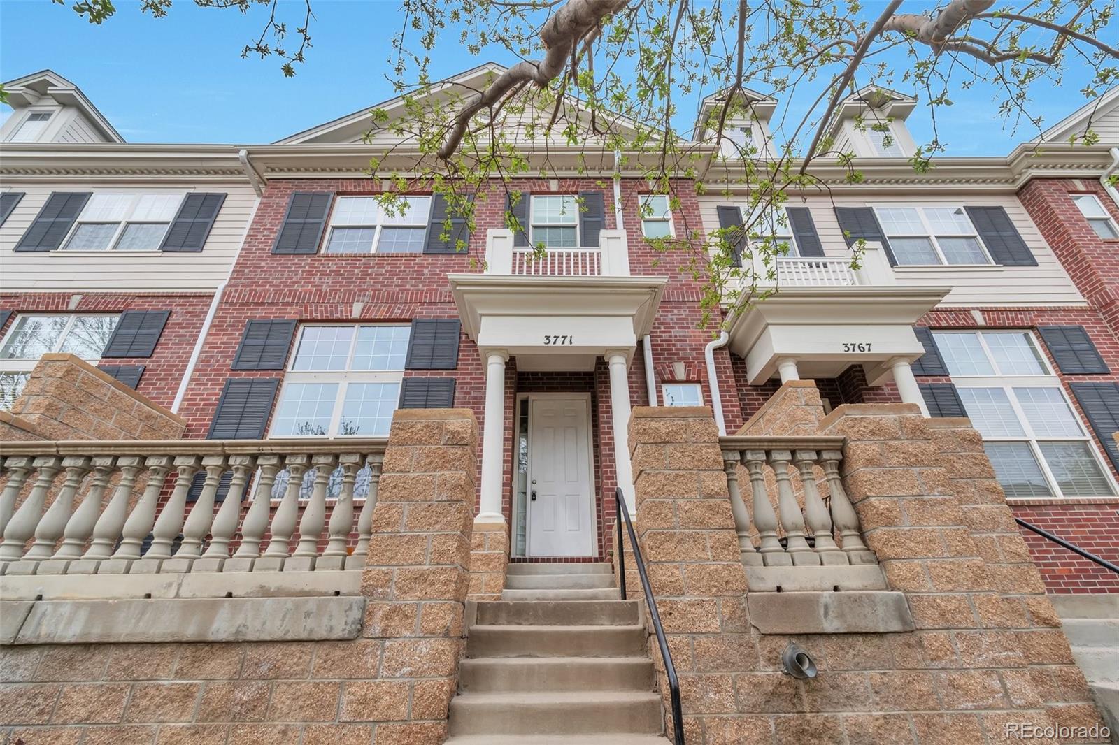Town Center Aurora Condo / Townhome | MLS #: 15436353771 S Dayton Street , Aurora Beds: 4 Baths: 4 Price: $550,000