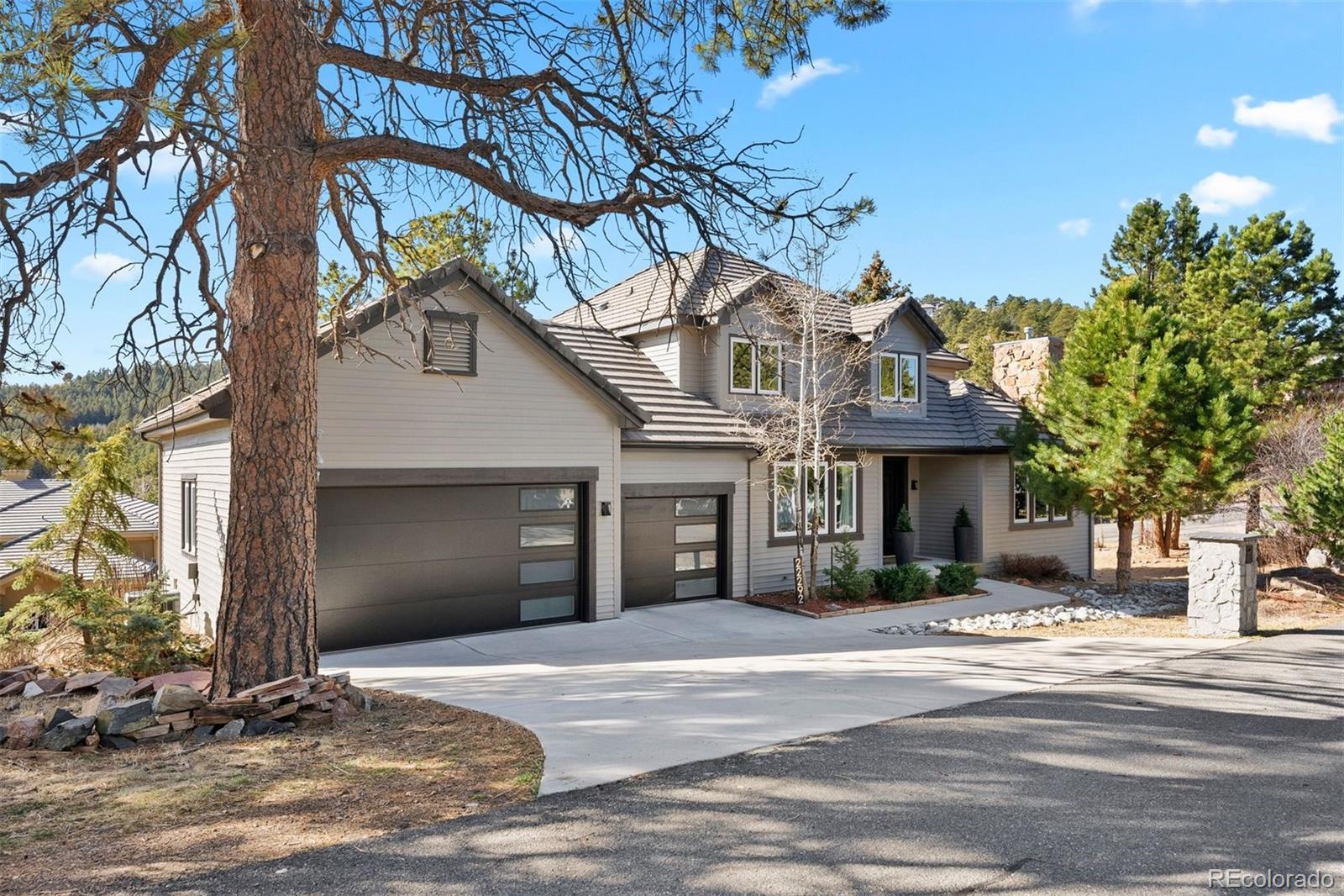 Riva Chase Golden Home | MLS #: 973407922292  Chippewa Lane, Golden Beds: 4 Baths: 4 Price: $1,250,000
