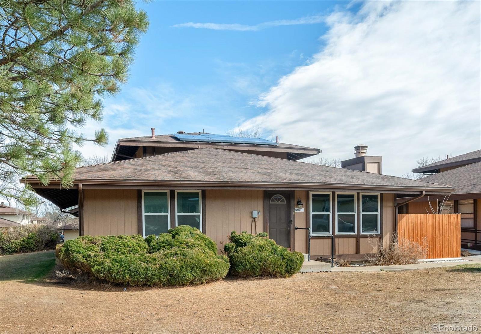 The Timbers Aurora Condo / Townhome | MLS #: 20045923780 S Fairplay Way , Aurora Beds: 3 Baths: 2 Price: $300,000