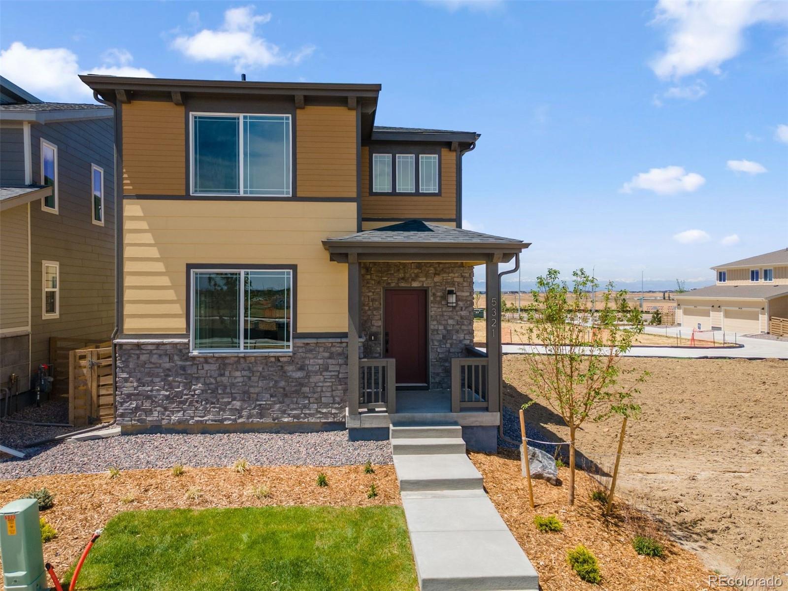 Windler Aurora Home | MLS #: 59965685321 N Elk Street, Aurora Beds: 3 Baths: 3 Price: $489,950