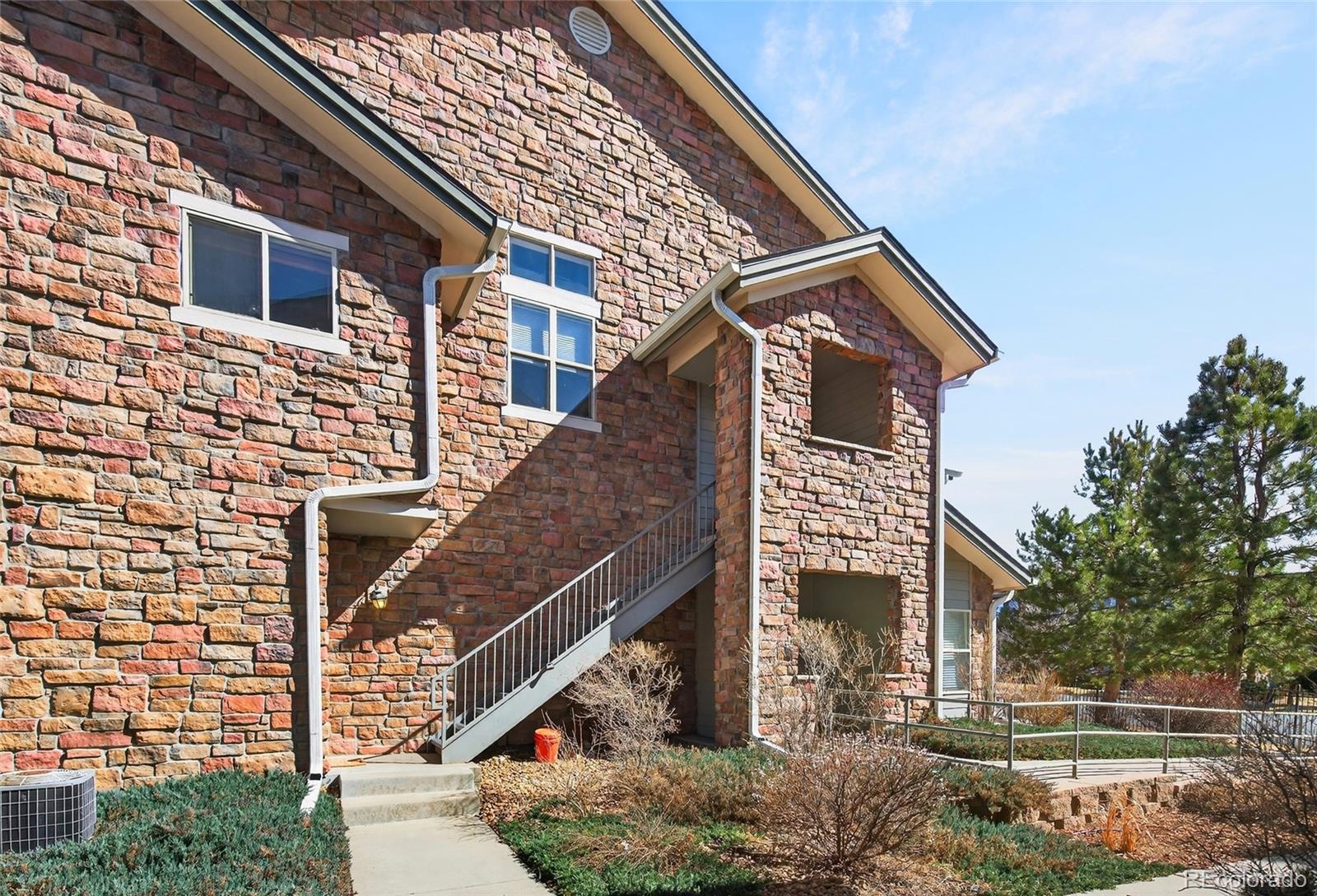 Rock Ridge Aurora Condo / Townhome | MLS #: 22076762551 S Bahana Circle C, Aurora Beds: 2 Baths: 2 Price: $299,000