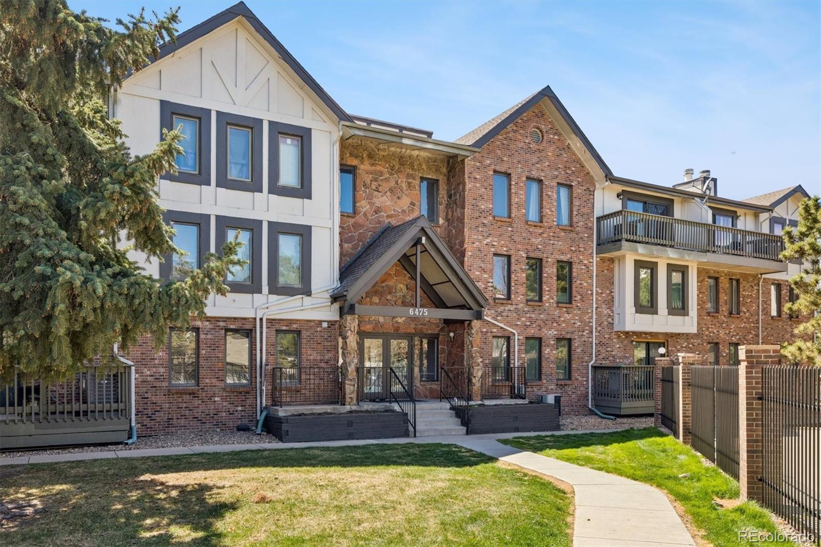 Terrace At Cherry Creek Englewood Condo / Townhome | MLS #: 89906746475 S Dayton Street 106, Englewood Beds: 3 Baths: 3 Price: $414,900