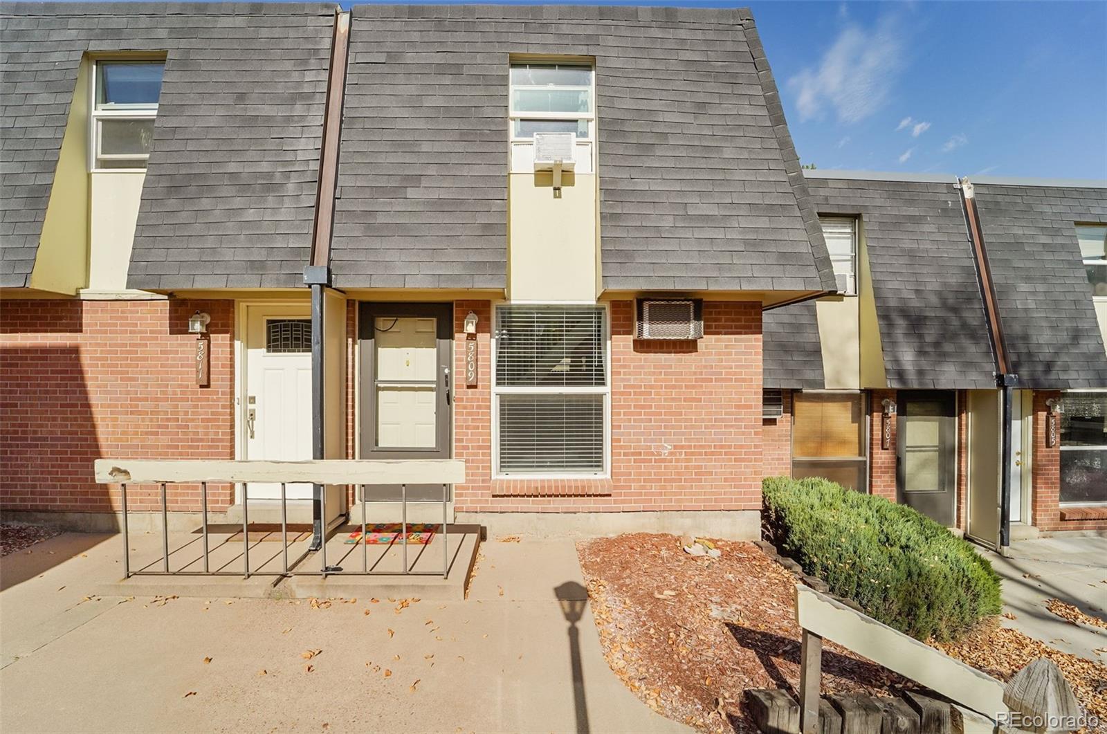  Centennial Home | MLS #: 64250045809 S Pearl Street, Centennial Beds: 2 Baths: 2 Price: $285,000