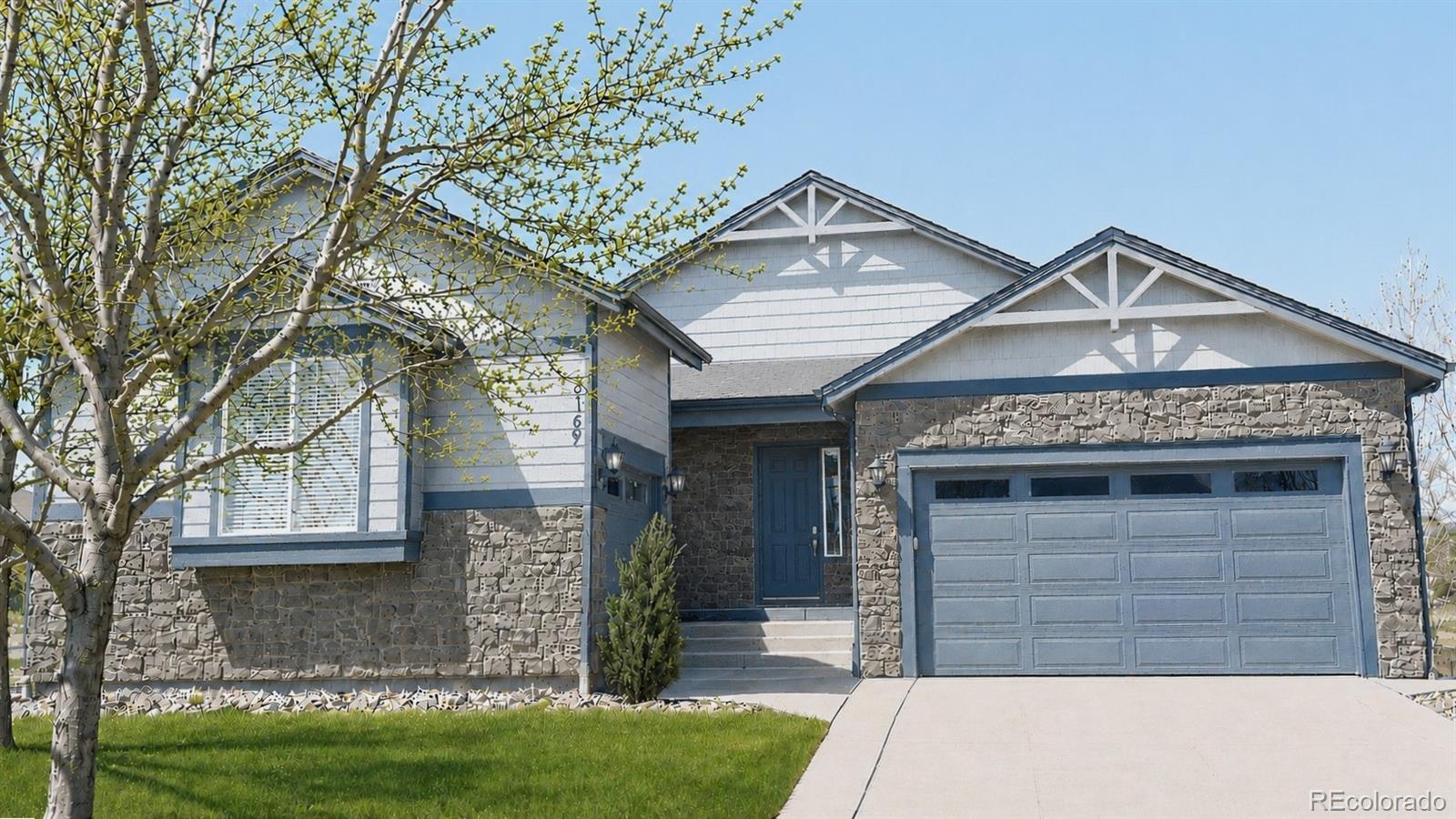 Blackstone Country Club Aurora Home | MLS #: 61374888169 S Blackstone Parkway, Aurora Beds: 4 Baths: 3 Price: $870,000