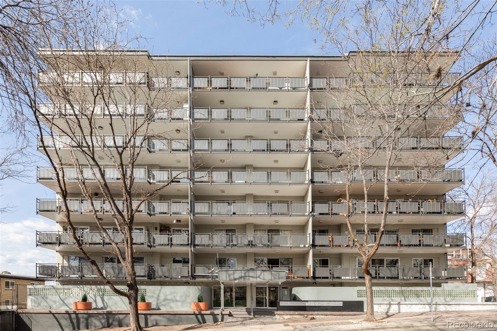 Capital Hill Denver Condo / Townhome | MLS #: 3930251669 N Washington Street 203, Denver Beds: 1 Baths: 1 Price: $299,500