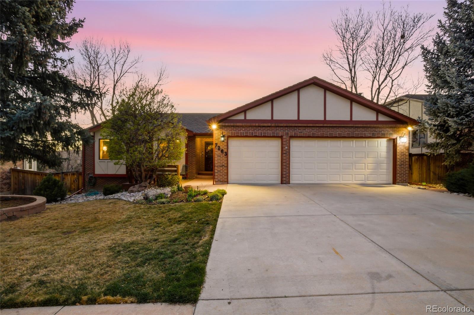 Sundown Ridge Littleton Home | MLS #: 48988237263 S Sundown Circle, Littleton Beds: 5 Baths: 3 Price: $869,000