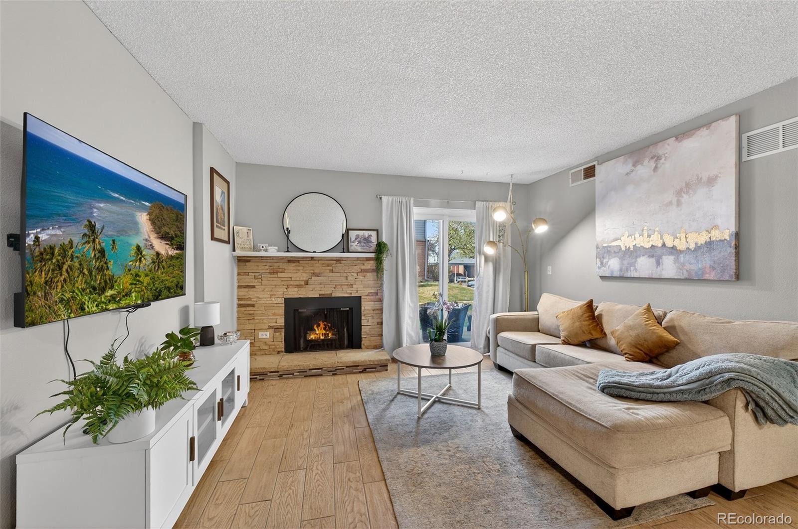 Shadow Wood Denver Condo / Townhome | MLS #: 40636953141 S Tamarac Drive 109G, Denver Beds: 1 Baths: 1 Price: $235,000