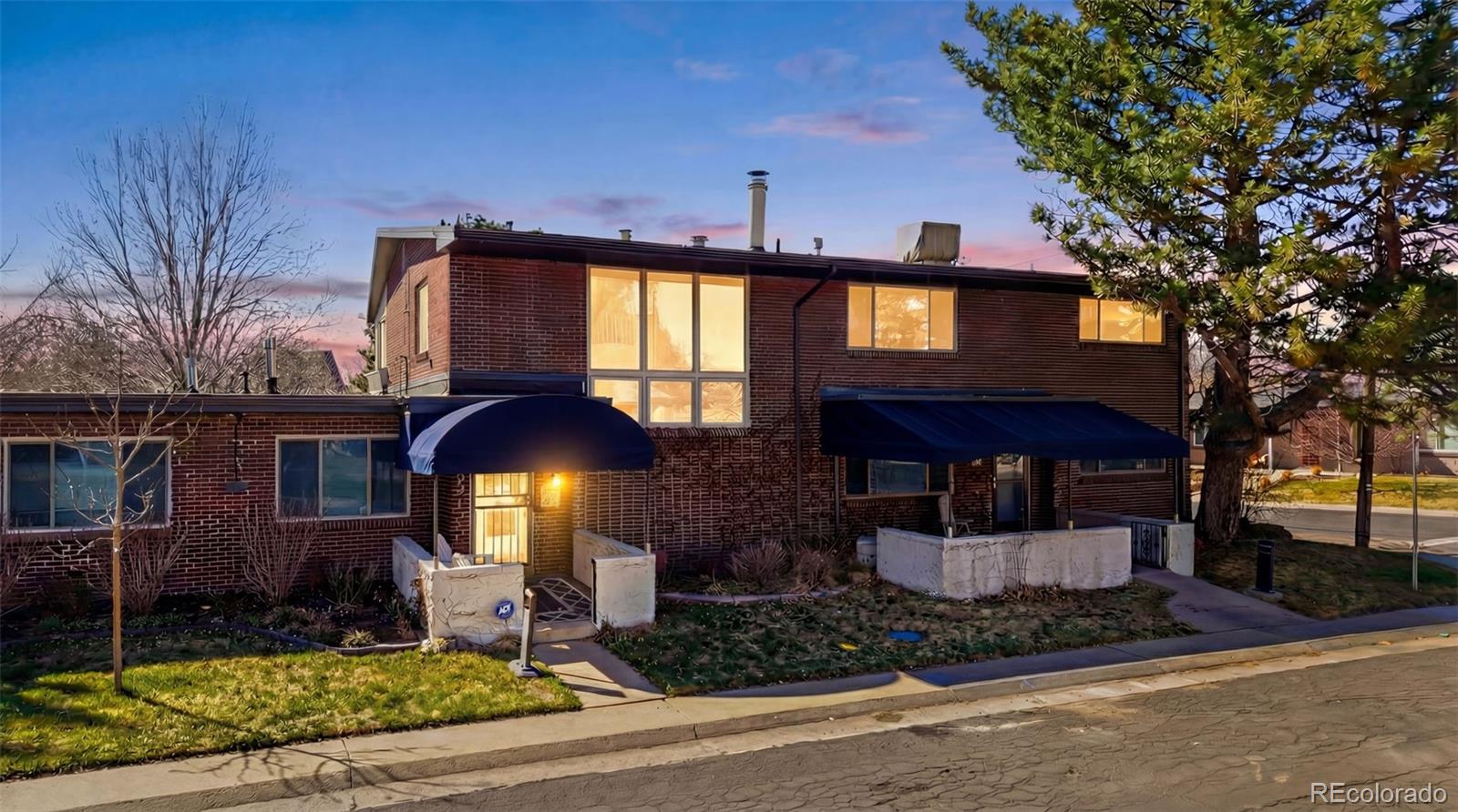 Mayfair Denver Condo / Townhome | MLS #: 5862918891  Glencoe Street , Denver Beds: 3 Baths: 2 Price: $525,000