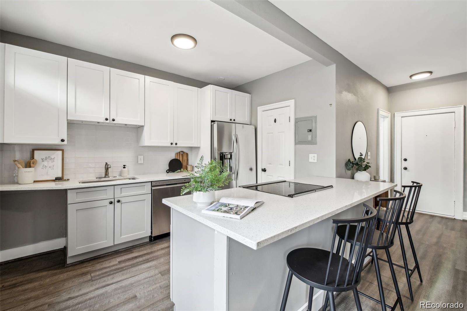Capitol Denver Condo / Townhome | MLS #: 31200421376 N Pearl Street 109, Denver Beds: 2 Baths: 2 Price: $340,000