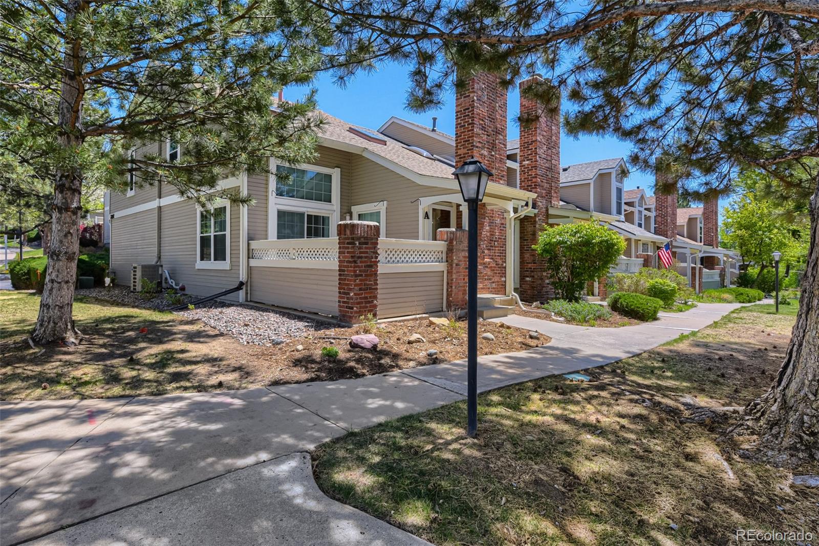 Southpark Littleton Home | MLS #: 17705482892 W Long Circle, Littleton Beds: 3 Baths: 4 Price: $525,000