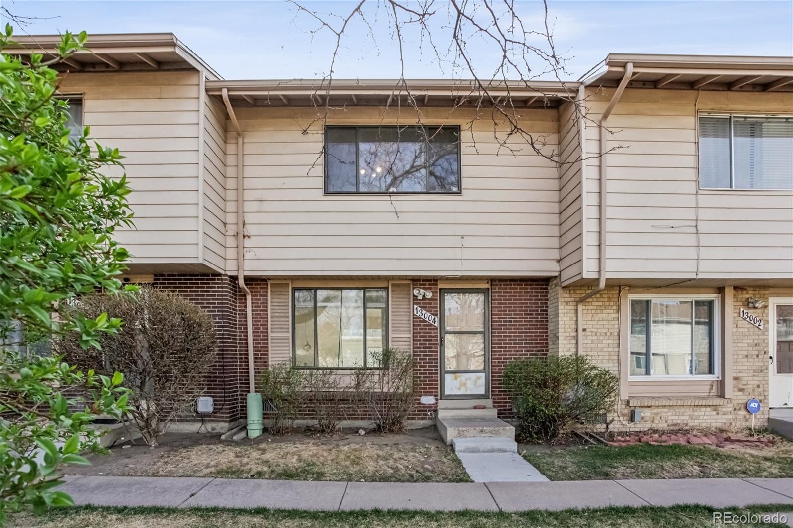 Hallcrafts Village East Aurora Condo / Townhome | MLS #: 483457513004 E Kansas Place , Aurora Beds: 3 Baths: 2 Price: $275,000