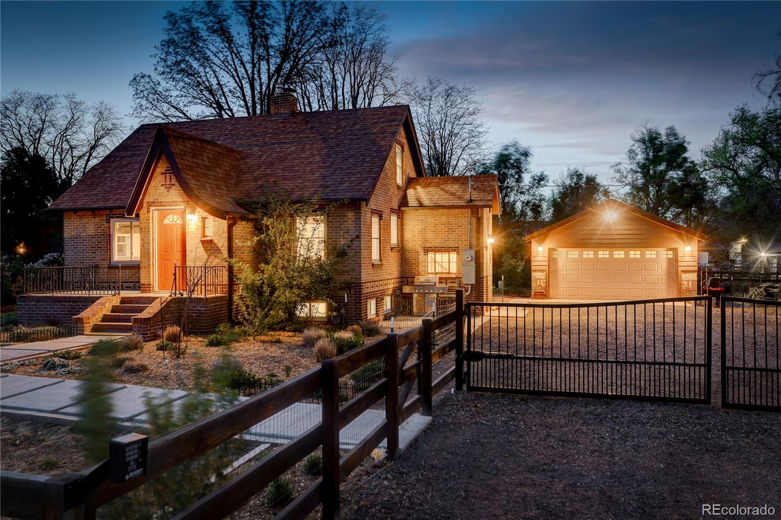  Lakewood Home | MLS #: 42583846907 W 12th Avenue, Lakewood Beds: 2 Baths: 2 Price: $840,000