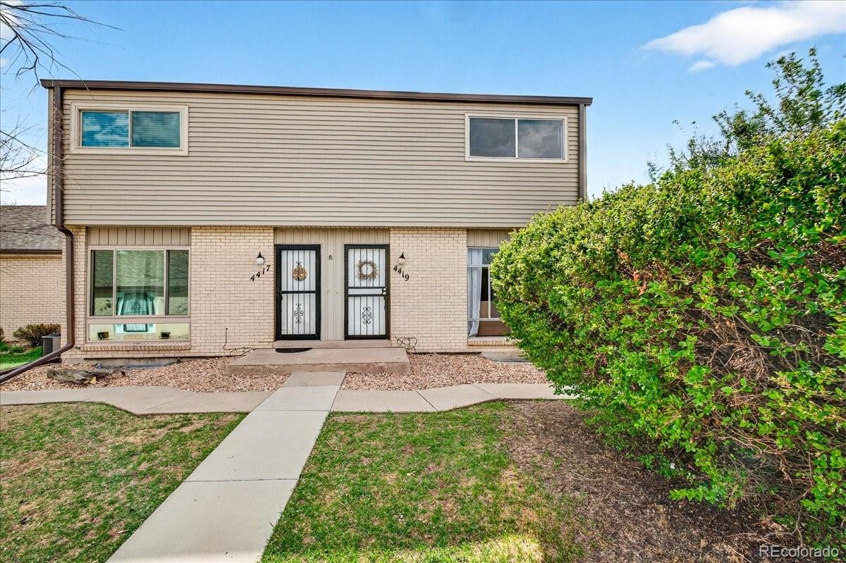 Columbine Lakes Littleton Home | MLS #: 86920174419 W Ponds Circle, Littleton Beds: 2 Baths: 4 Price: $468,000