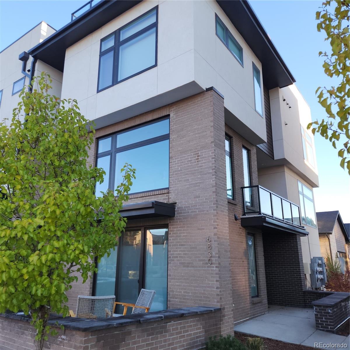 Lowry Denver Condo / Townhome | MLS #: 65474546830 E Lowry Boulevard , Denver Beds: 4 Baths: 4 Price: $1,039,995
