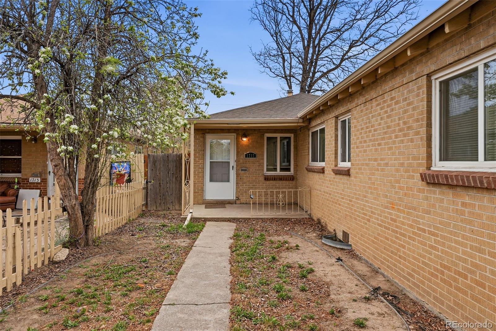 aurora&nbsp; House Search Picture