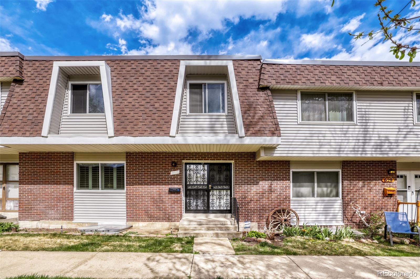 Green Mountain Lakewood Condo / Townhome | MLS #: 1790461625 S Xenon Court , Lakewood Beds: 4 Baths: 4 Price: $445,000