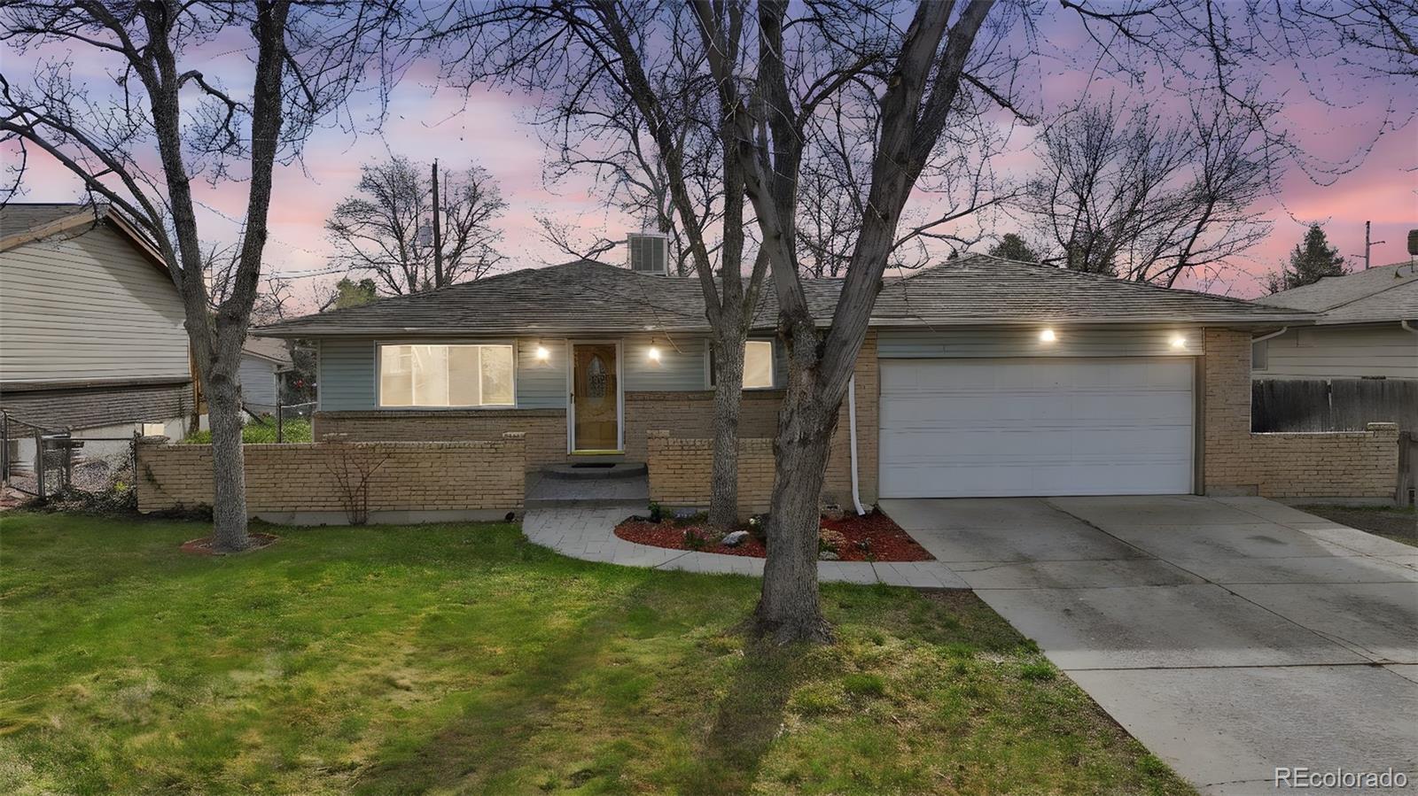 Sun Valley Estates Lakewood Home | MLS #: 68507281042 S Holland Court, Lakewood Beds: 4 Baths: 3 Price: $550,000