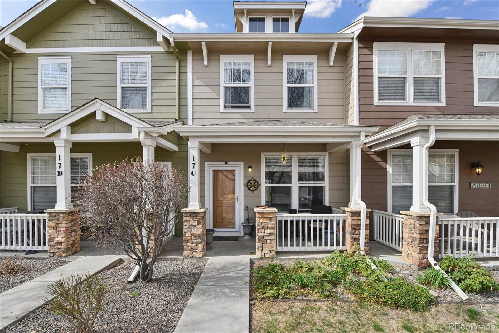 Commerce City Home | MLS #: 469396715612 E 96th Way, Commerce City Beds: 2 Baths: 3 Price: $329,000