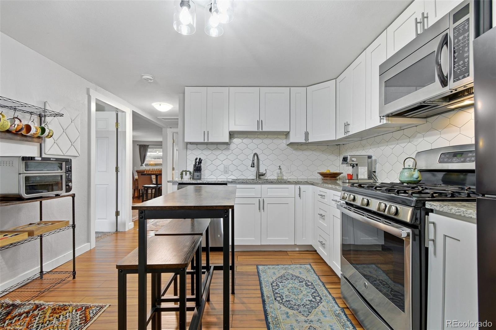  Lakewood Condo / Townhome | MLS #: 41062756510 W 14th Avenue , Lakewood Beds: 2 Baths: 1 Price: $245,000