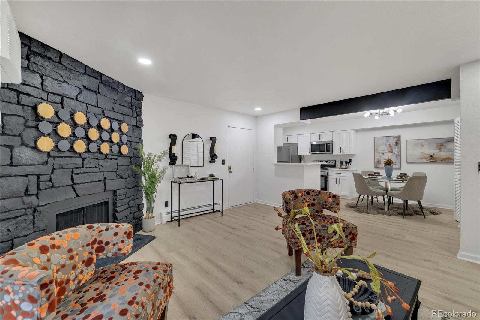 Oak Park Denver Condo / Townhome | MLS #: 733403810150 E Virginia Avenue 108, Denver Beds: 2 Baths: 2 Price: $234,900