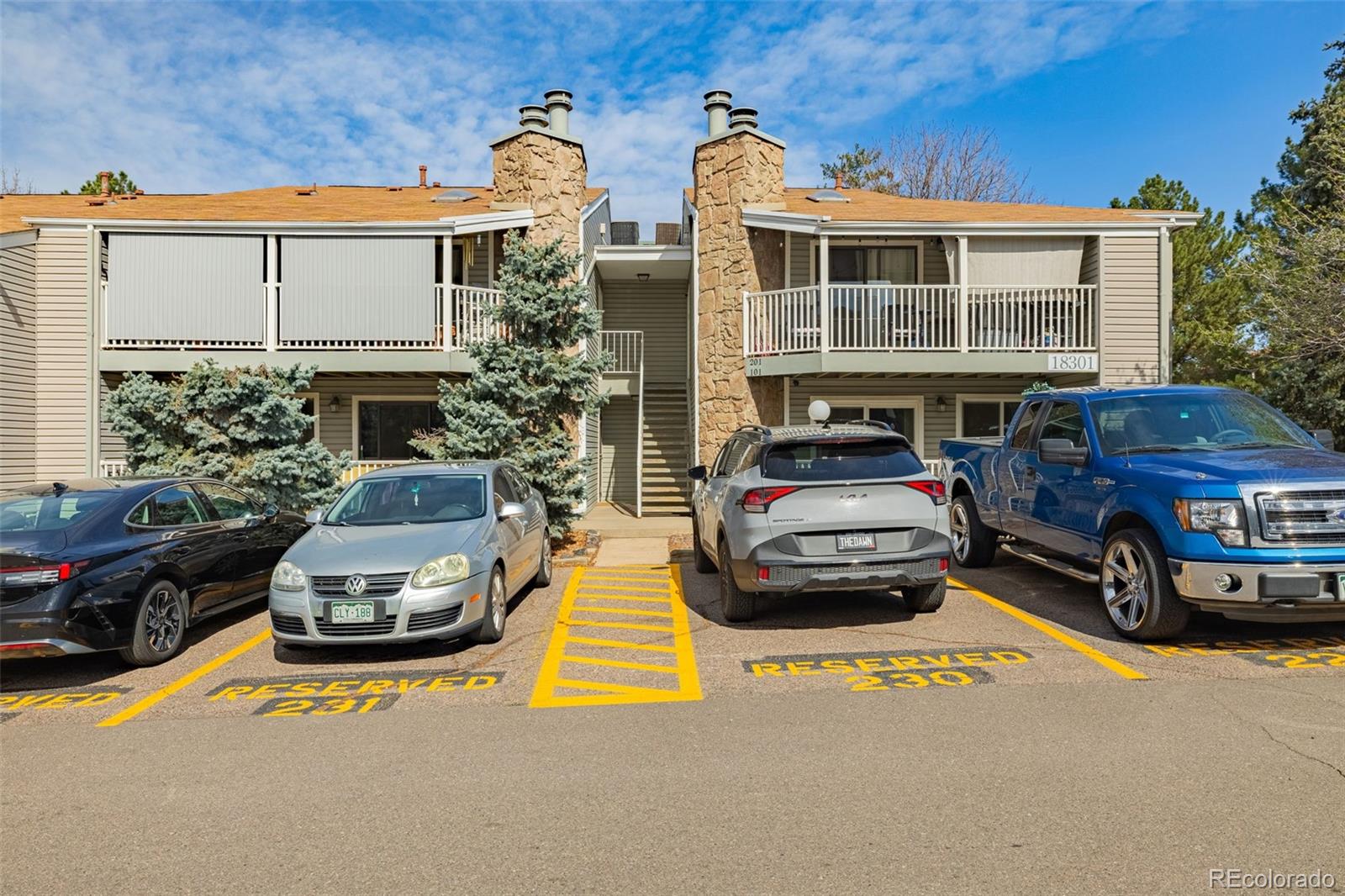 Foxdale Aurora Condo / Townhome | MLS #: 558588118301 E Kepner Place 201, Aurora Beds: 1 Baths: 1 Price: $205,000