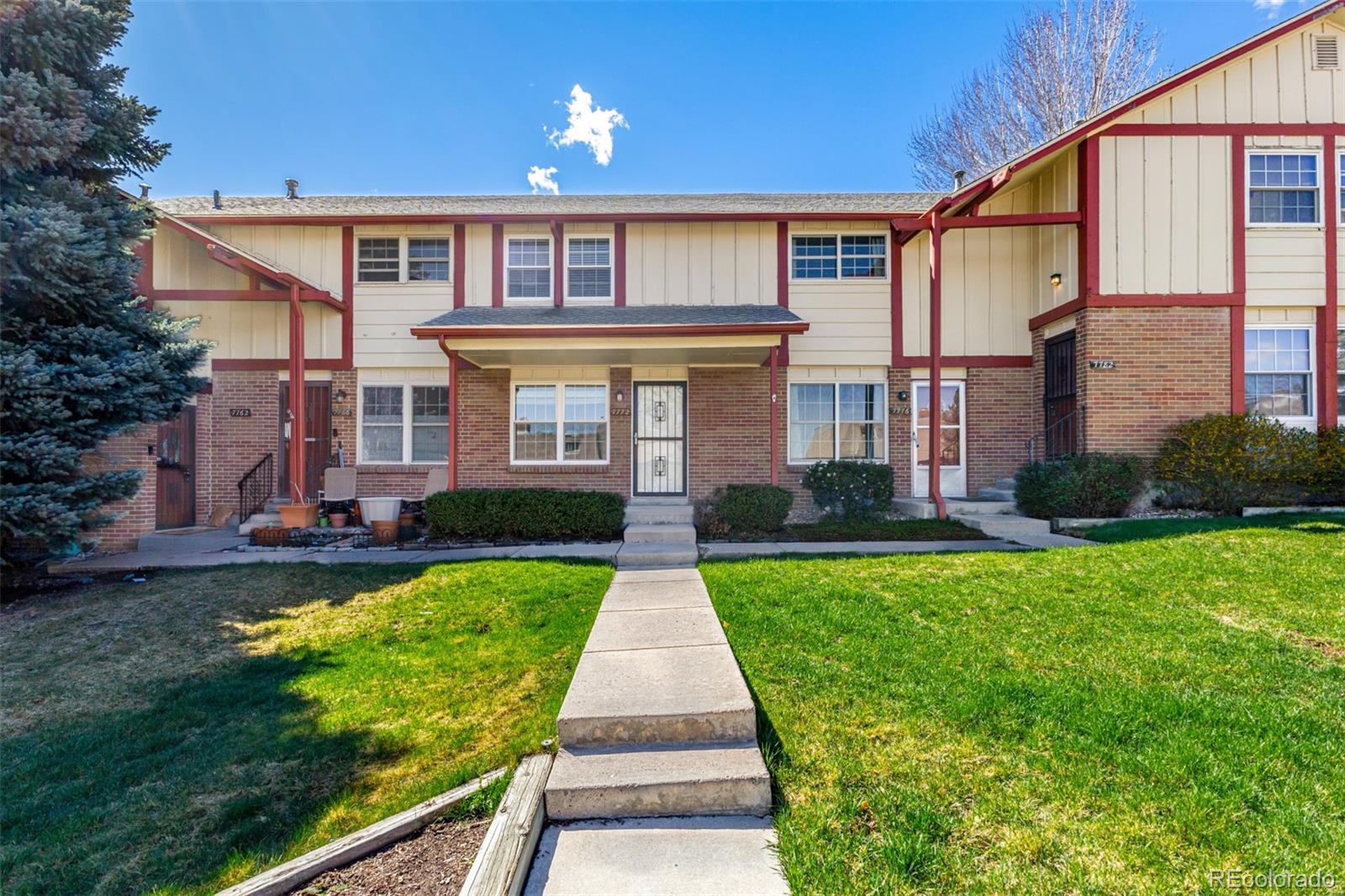  Littleton Home | MLS #: 82165217772 W Glasgow Place, Littleton Beds: 2 Baths: 2 Price: $295,000