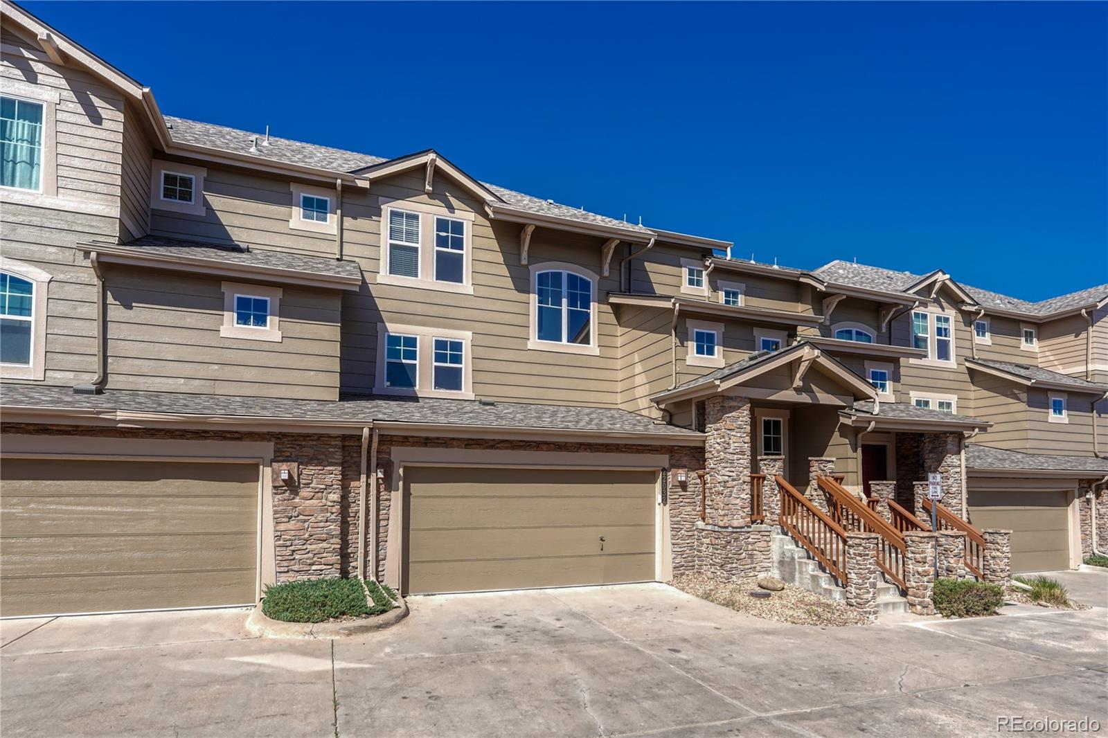 Ridgeview Aurora Home | MLS #: 484504422032 E Irish Drive, Aurora Beds: 3 Baths: 4 Price: $475,000