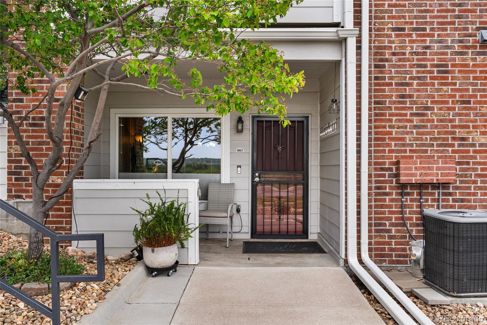 Skyline Estates Arvada Condo / Townhome | MLS #: 286505610239 W 55th Drive 3, Arvada Beds: 1 Baths: 1 Price: $300,000