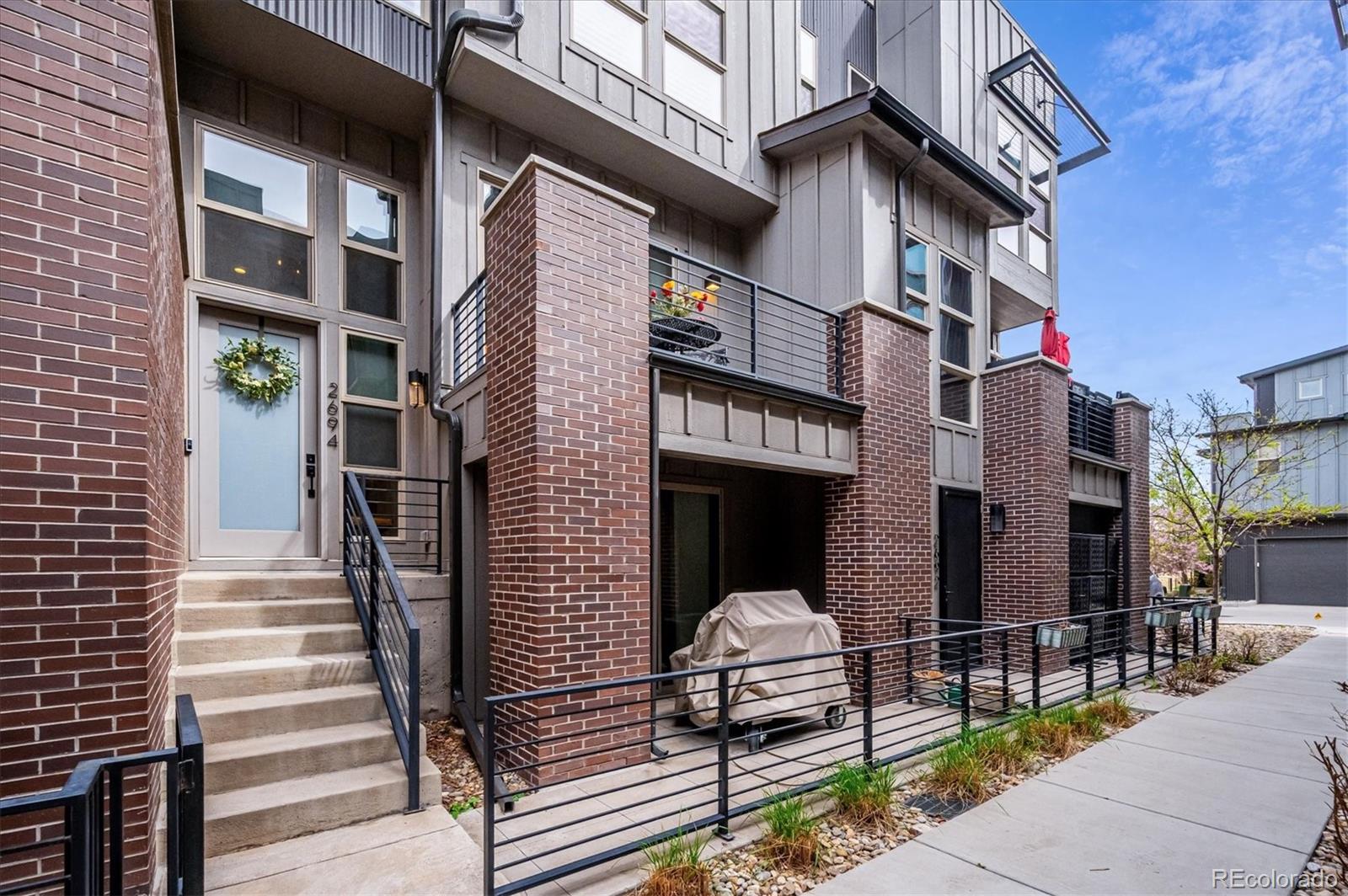  Littleton Condo / Townhome | MLS #: 65340962694 W Grand Avenue , Littleton Beds: 2 Baths: 4 Price: $685,000