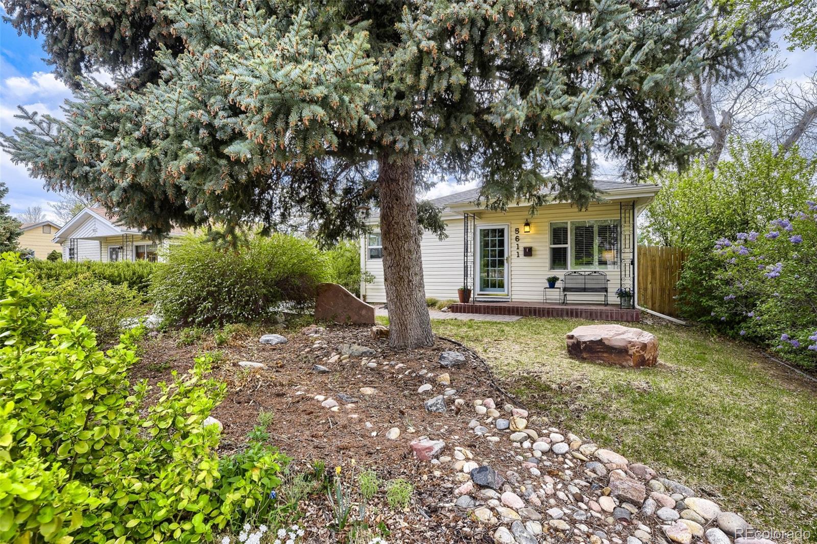 Woodlawn Littleton Home | MLS #: 16963545611 S Hickory Street, Littleton Beds: 2 Baths: 2 Price: $630,000