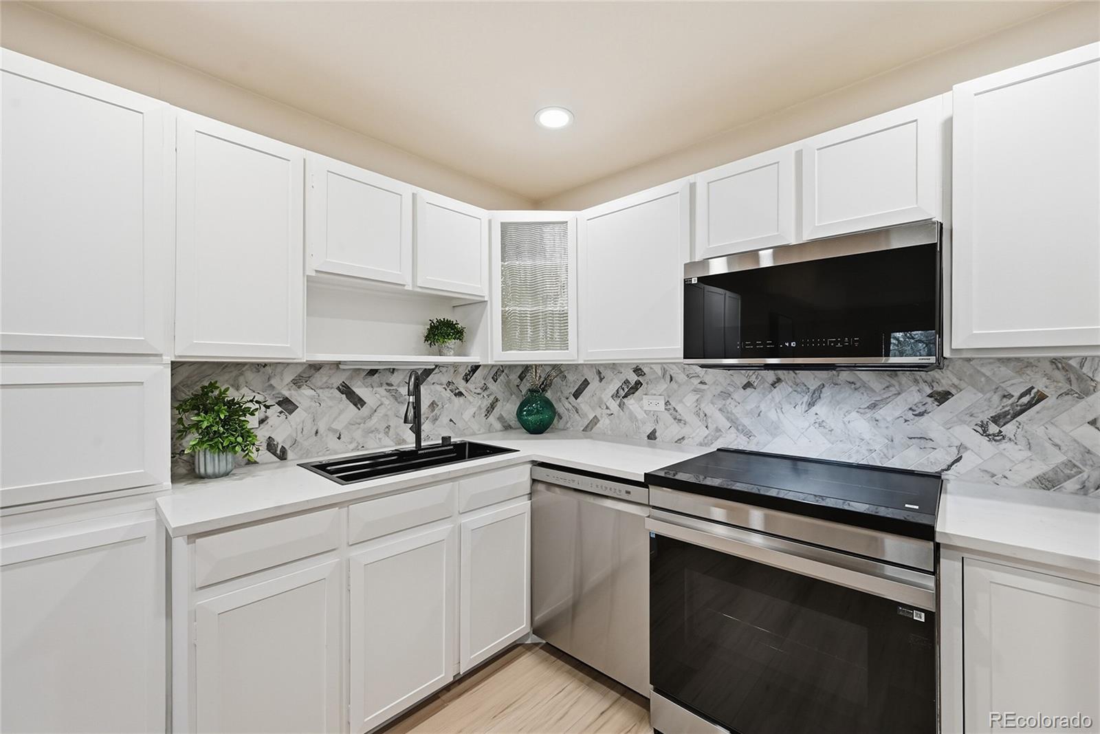 Dsw Denver Condo / Townhome | MLS #: 1641561705 S Alton Way 4C, Denver Beds: 2 Baths: 2 Price: $249,000