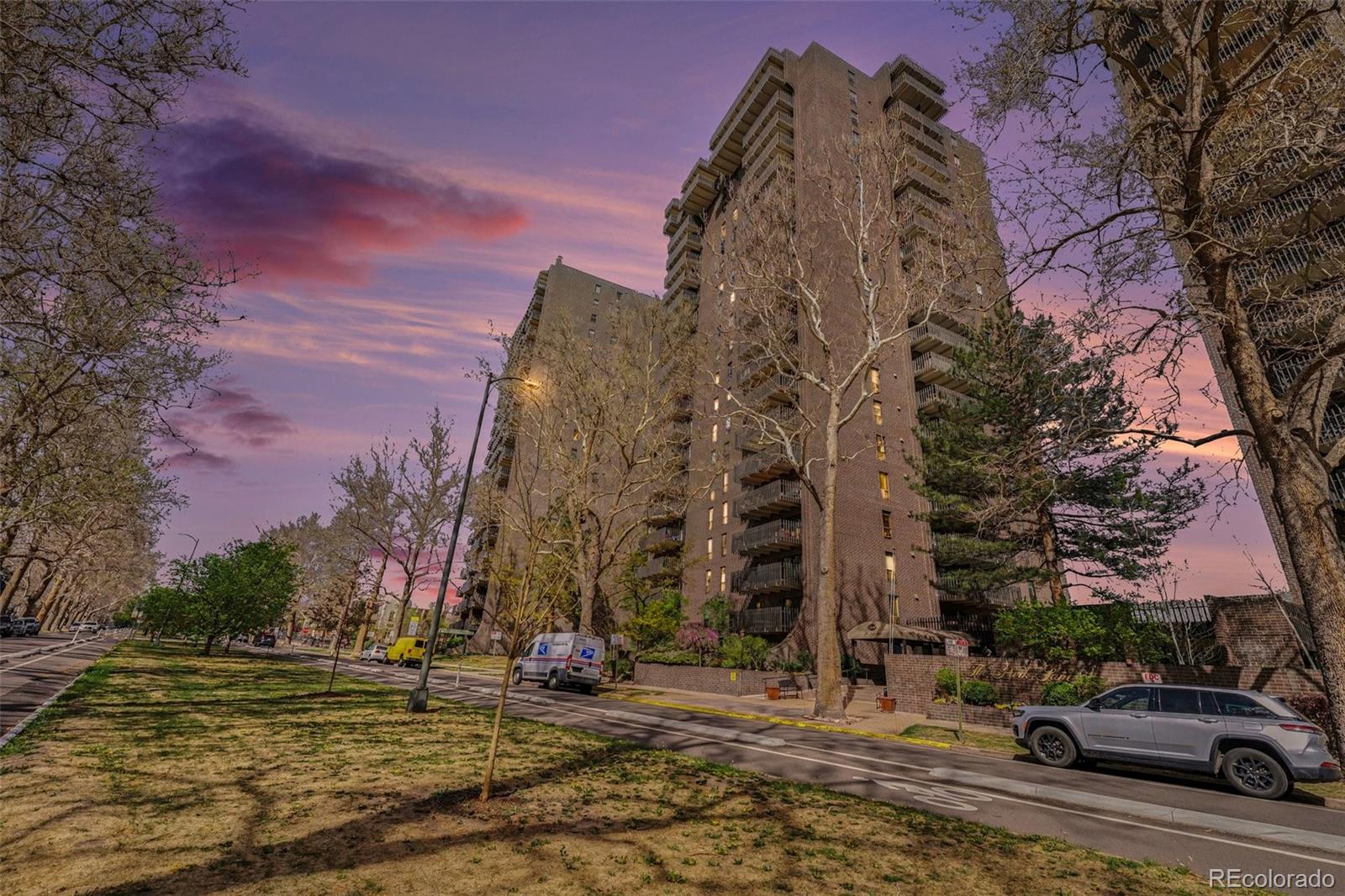 Park Lane Denver Condo / Townhome | MLS #: 5970866460 S Marion Parkway 753, Denver Beds: 2 Baths: 2 Price: $500,000