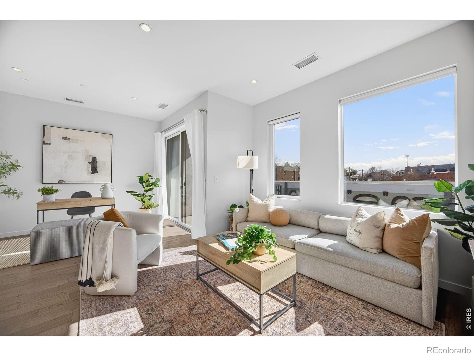 Capitol Denver Condo / Townhome | MLS #: 45678910565761300 N Ogden Street 301, Denver Beds: 1 Baths: 1 Price: $349,900