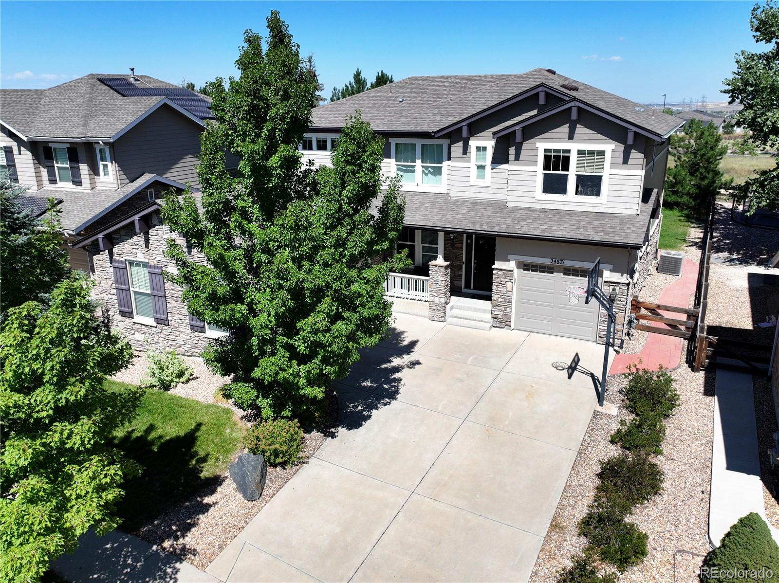 Tallyns Reach Aurora Home | MLS #: 725979824871 E Ontario Drive, Aurora Beds: 4 Baths: 4 Price: $800,000