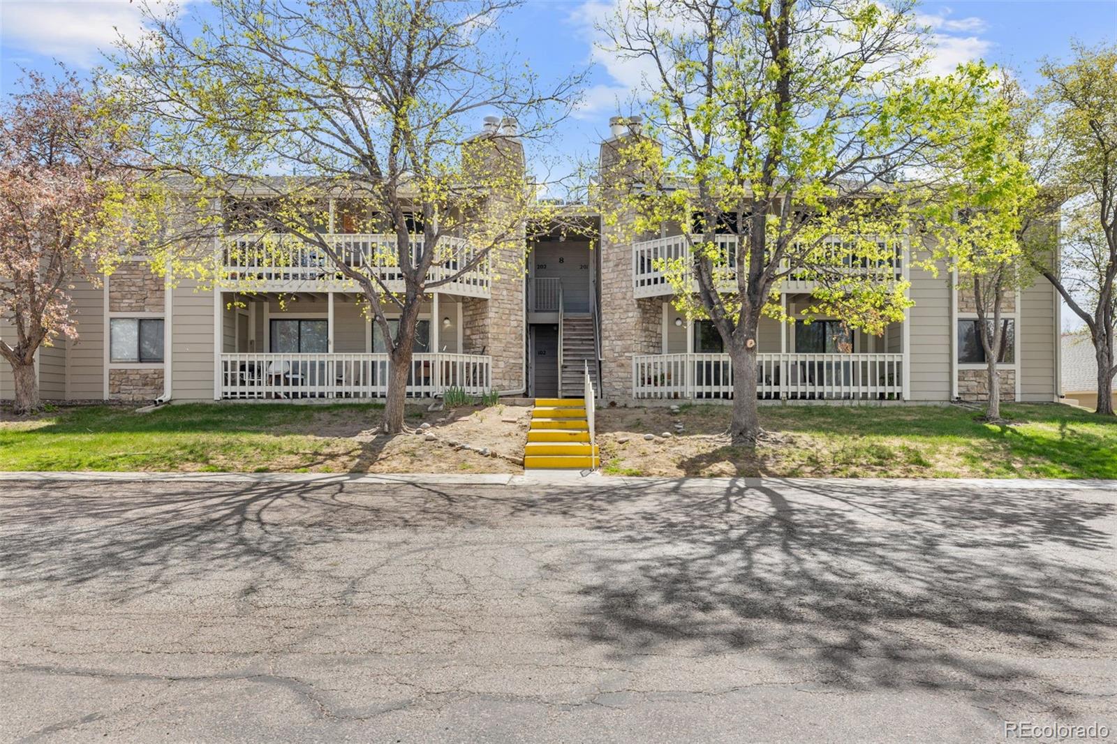 Woodside Village Denver Condo / Townhome | MLS #: 36981908225  Fairmount Drive 201, Denver Beds: 2 Baths: 2 Price: $285,000