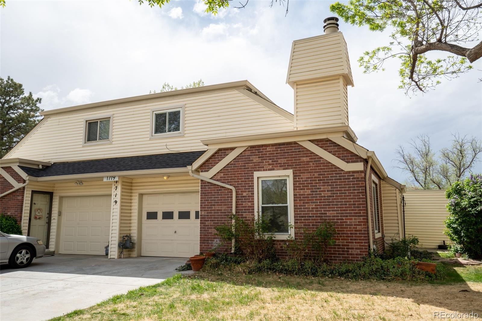 Kendrick Lake Lakewood Condo / Townhome | MLS #: 23388861719 S Lee Street D, Lakewood Beds: 2 Baths: 2 Price: $349,000