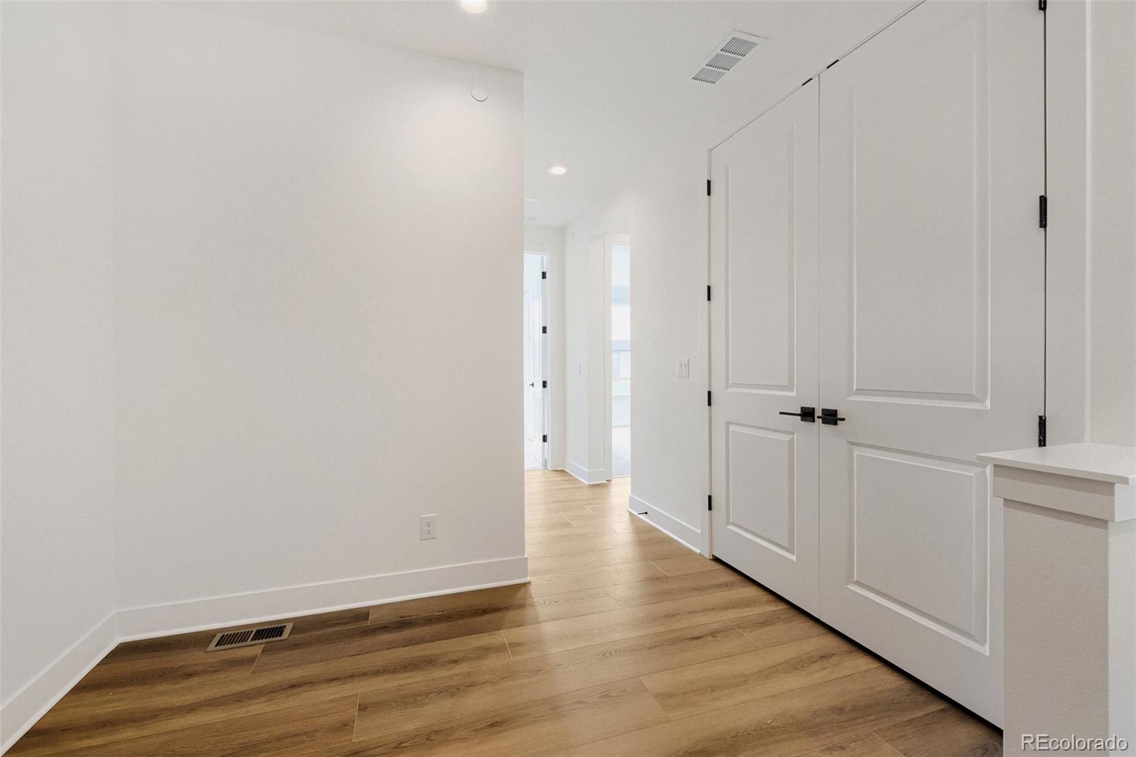 Parkvue On The Platte Littleton Condo / Townhome | MLS #: 56868363449 W Elmhurst Place , Littleton Beds: 2 Baths: 3 Price: $595,000