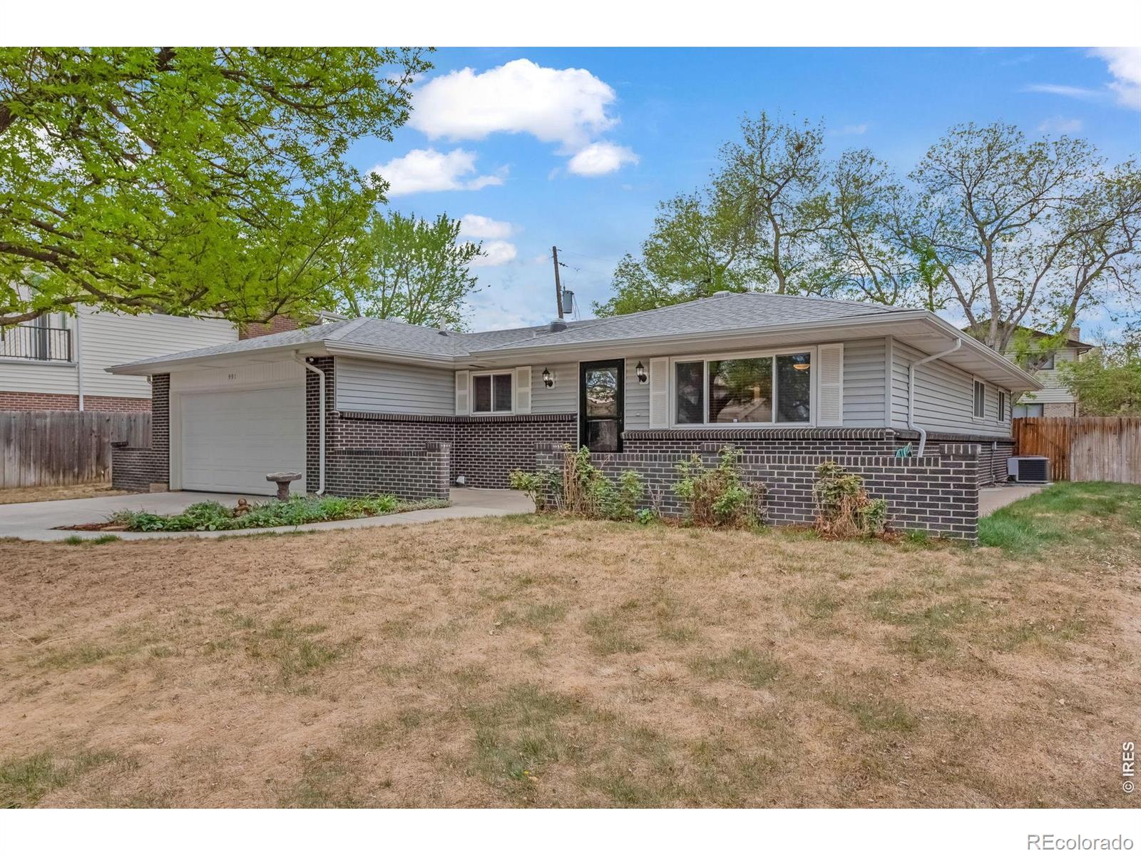 Sun Valley Estates Lakewood Home | MLS #: 4567891056915991 S Holland Court, Lakewood Beds: 4 Baths: 3 Price: $639,000