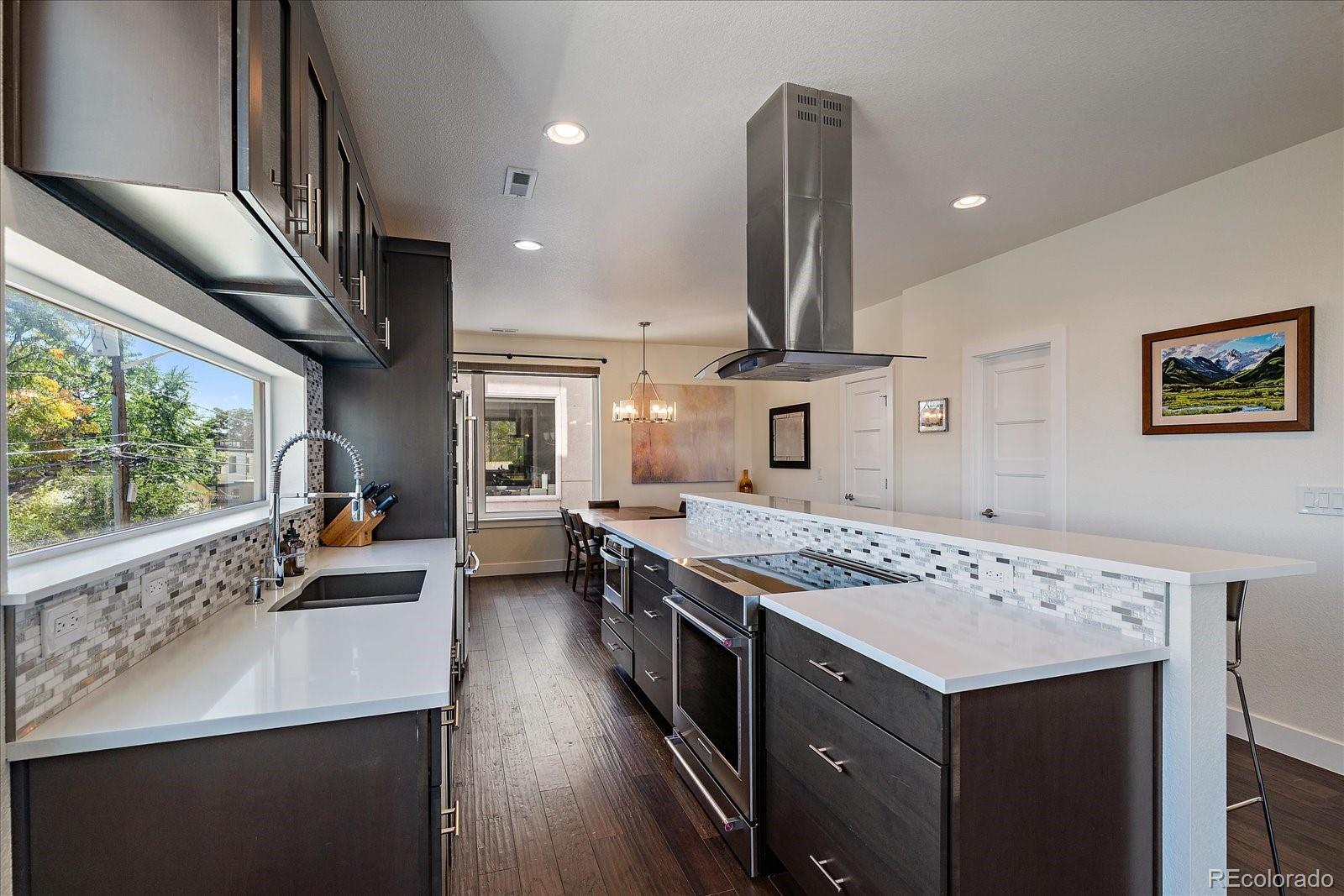 Du Denver Home | MLS #: 87995201340 N Sheridan Boulevard, Denver Beds: 3 Baths: 4 Price: $575,000