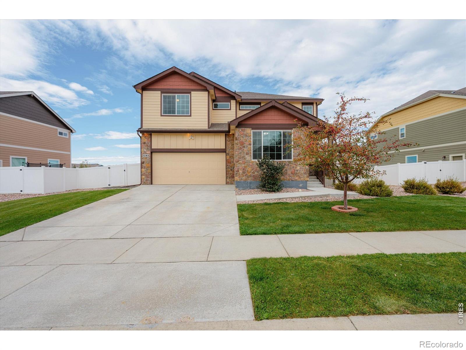 1205  Muskox Street, severance&nbsp; House Search MLS Picture