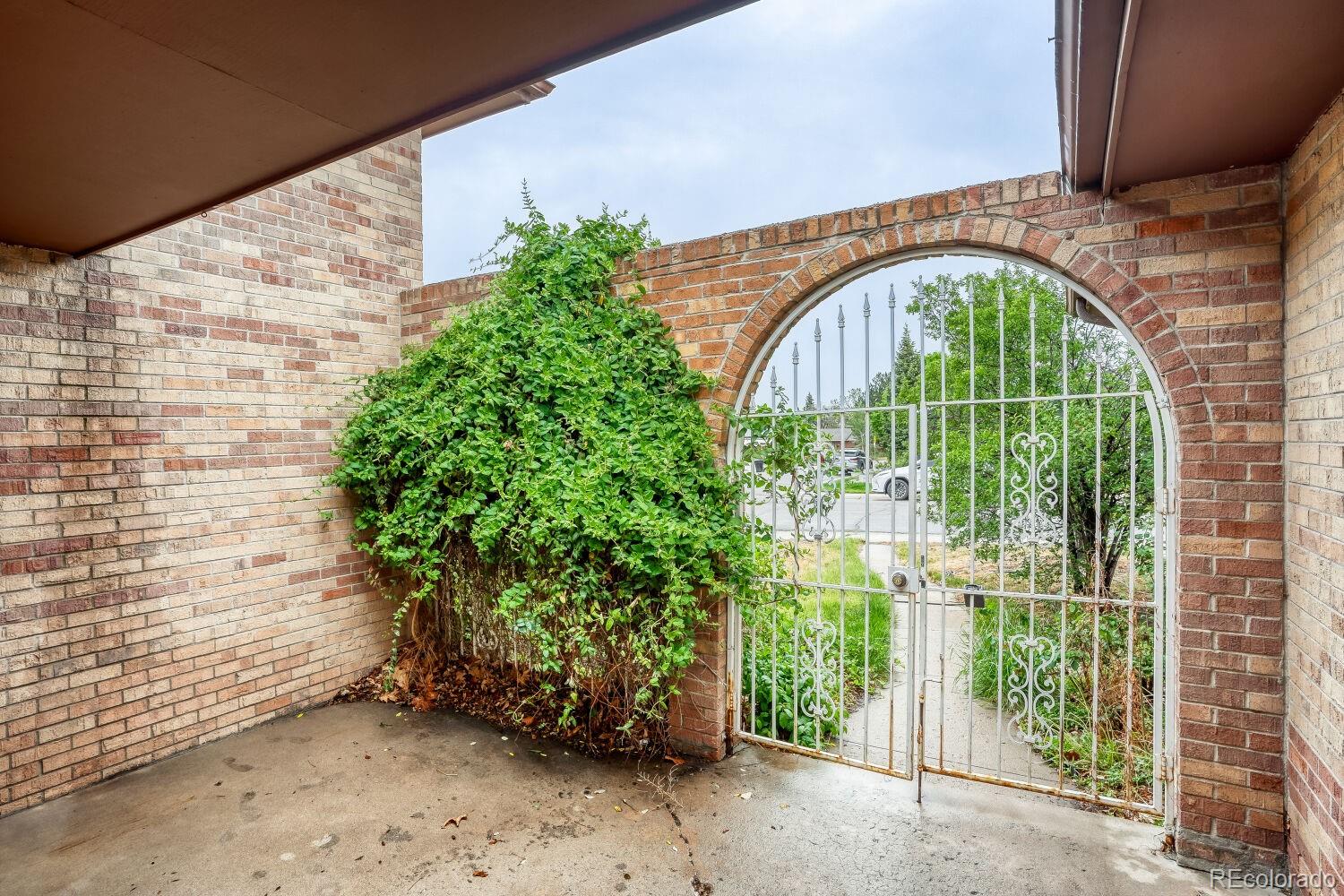 513 S Magnolia Lane, denver&nbsp; House Search MLS Picture