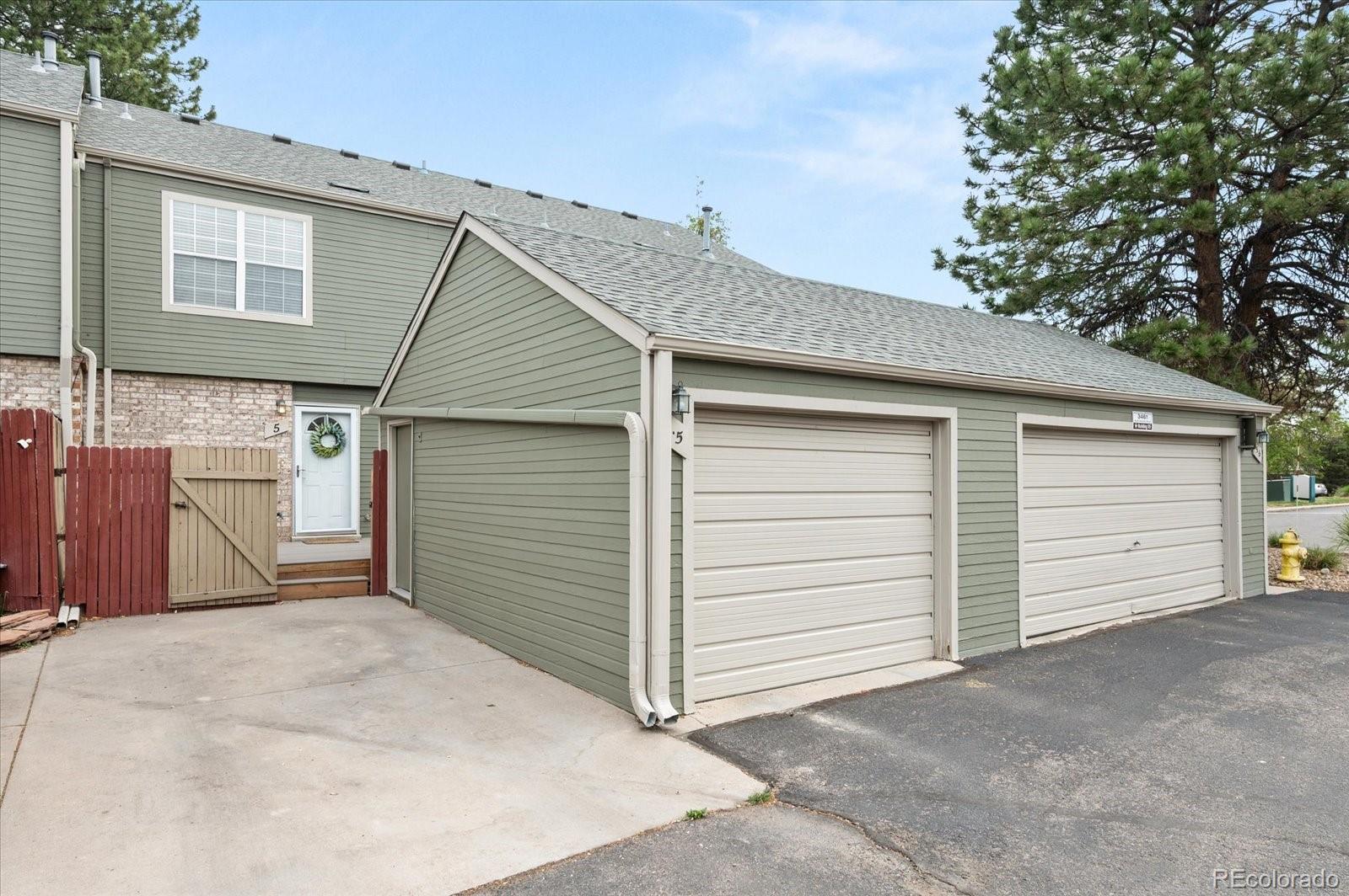  Lakewood Condo / Townhome | MLS #: 37004353461 S Ammons Street 5-5, Lakewood Beds: 3 Baths: 4 Price: $450,000