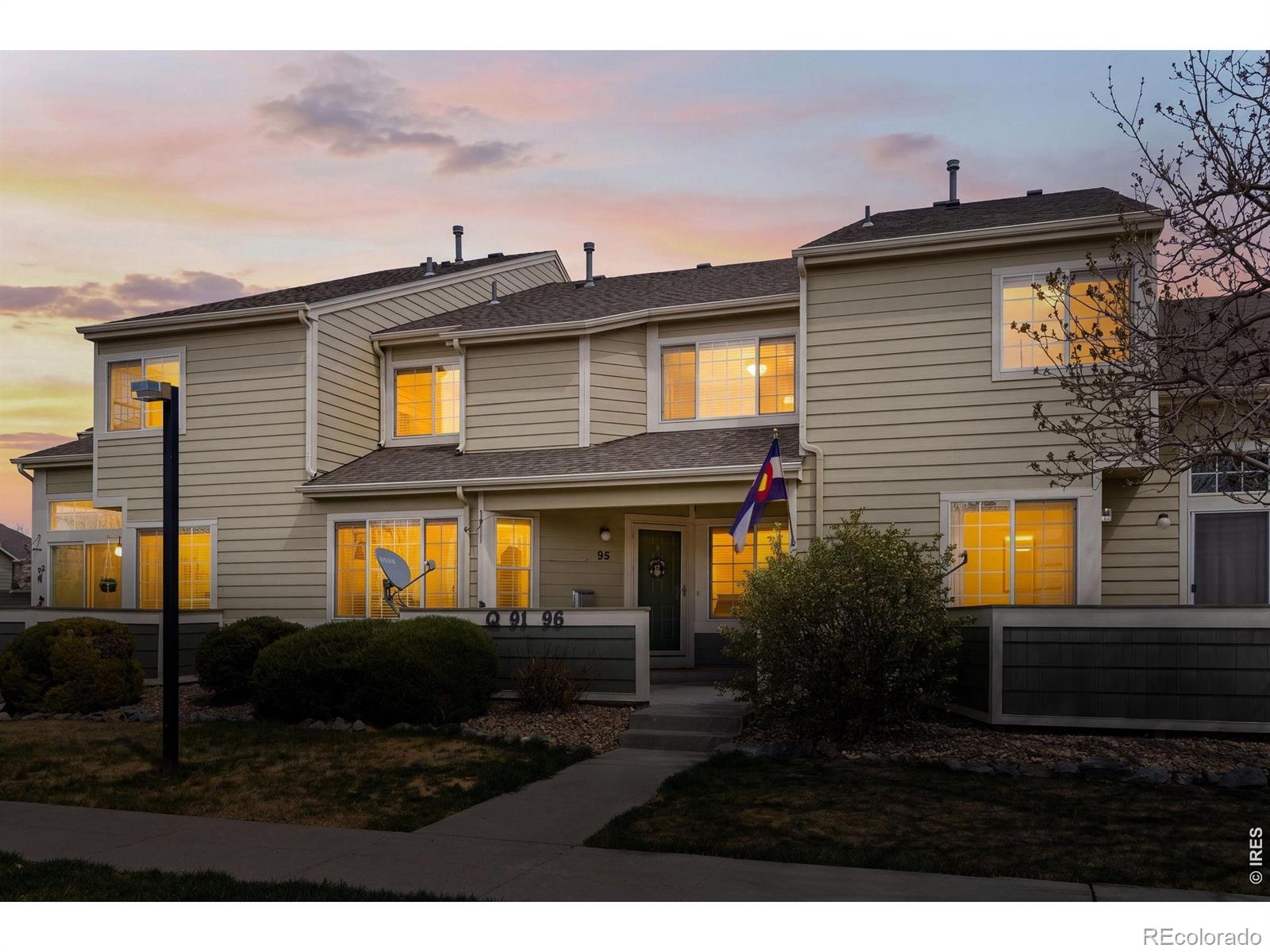 Quail Crossing Longmont Home | MLS #: 4567891057148930  Button Rock Drive, Longmont Beds: 2 Baths: 4 Price: $380,000