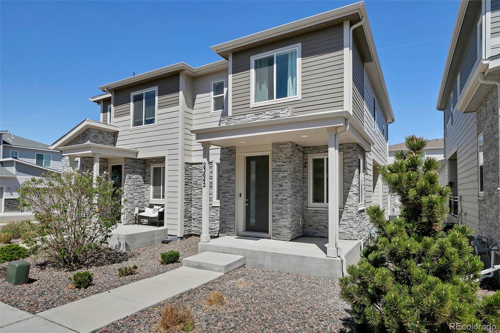 Cross Creek Aurora Condo / Townhome | MLS #: 720748923642 E 5th Drive , Aurora Beds: 3 Baths: 3 Price: $390,000